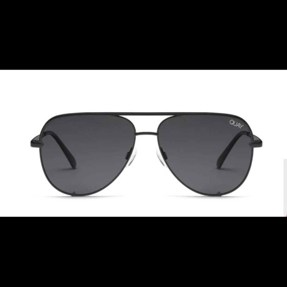 Almost brand new Quay sunglasses